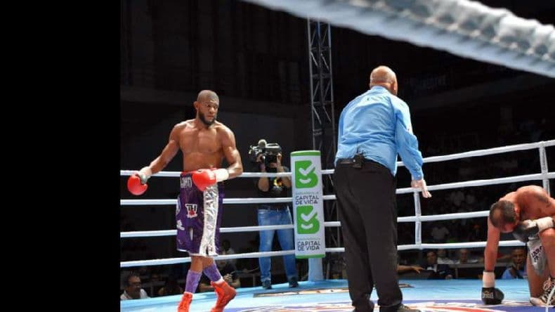 Julián Aristule perdió por nocaut frente a Angel Rodríguez en Colombia
