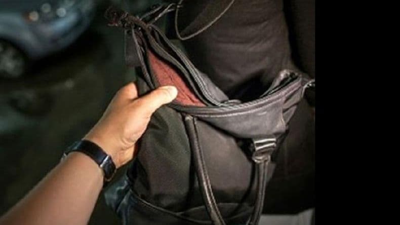 Denunciaron un robo de moto a mano armada y un arrebato de cartera