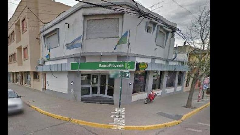 Le robaron dinero a un hombre cuando salía del cajero automático