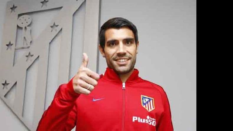 Augusto Fernández fue intervenido con éxito