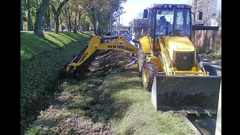 Comenzó la limpieza integral de los canales de guarda del Arroyo