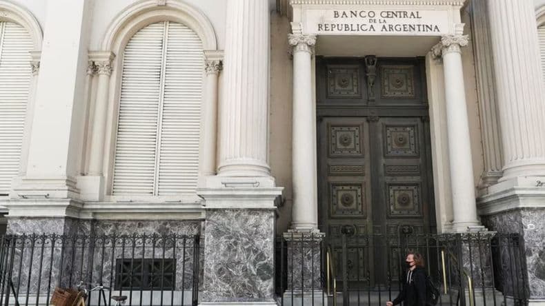 El Banco Central defiende un techo de $ 1.300 para los dólares financieros, que bajaron sin intervención