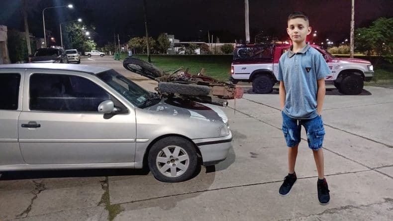 El niño gravemente lesionado por el choque entre un auto y una moto muestra leves mejorías de su salud