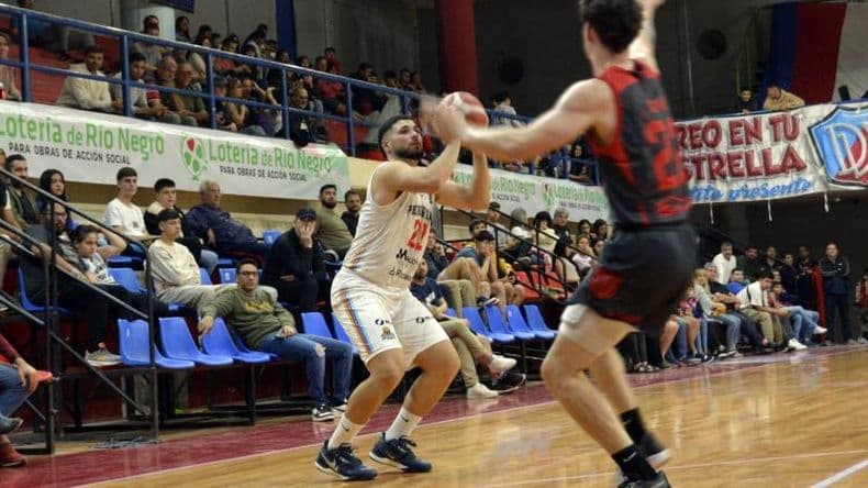 Pergamino Básquet perdió en Viedma y este miércoles jugará en Bahía Blanca
