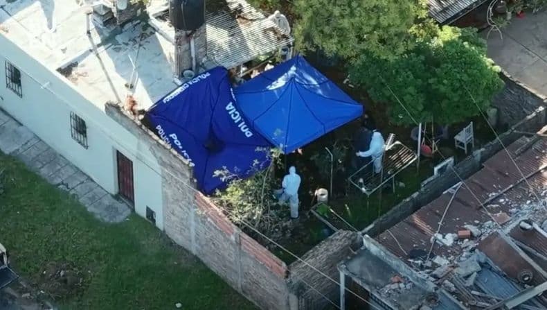 Por el caso de las chicas de La Matanza: la policía encontró tres cuerpos enterrados y hay cuatro detenidos