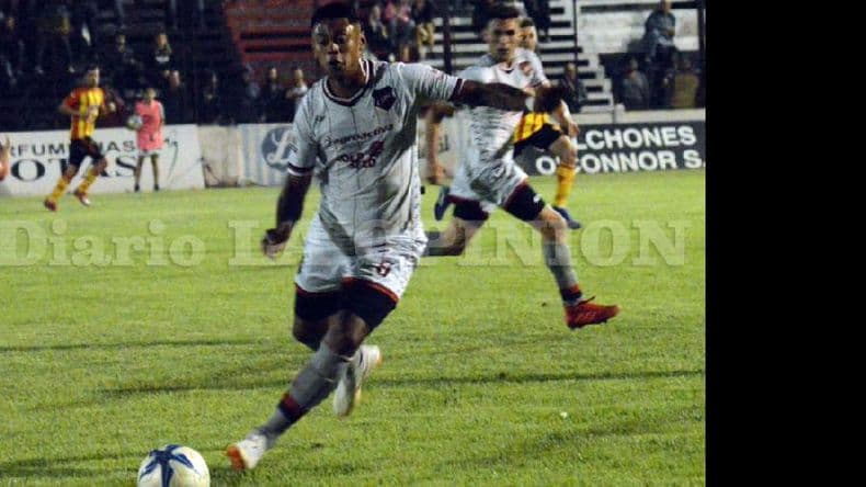 Douglas Haig: se confirmó la lesión de Brian Flores en el tendón de Aquiles