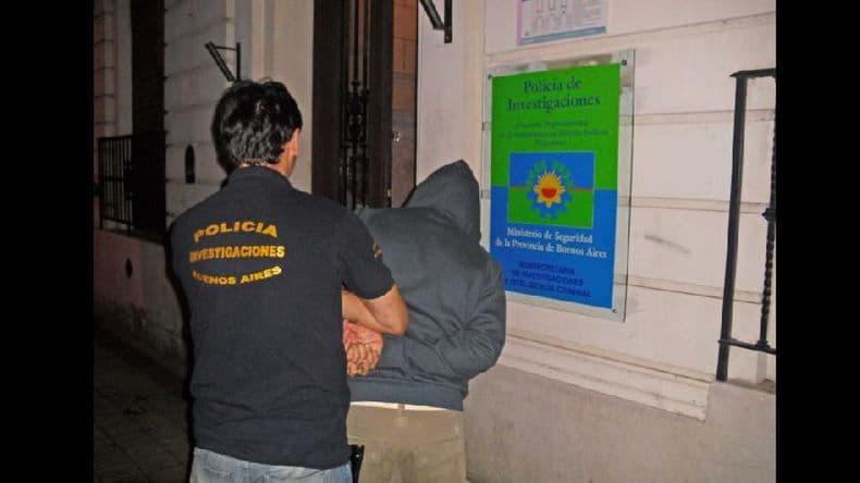 Personal de la DDI detuvo a dos delincuentes de 20 y 34 años