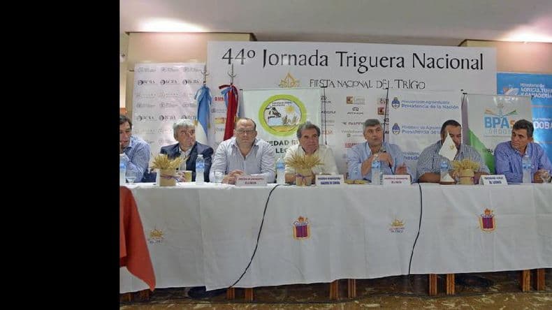 Ricardo Buryaile inauguró la Fiesta Nacional del Trigo