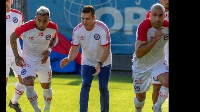 Agustín Buscaglia se reinsertó en la elite del fútbol nacional con su regreso a Argentinos
