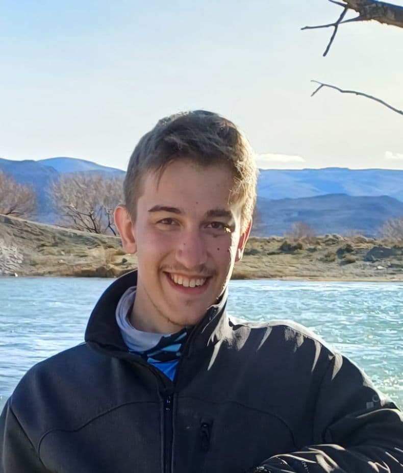 Un joven, con un diagnóstico de salud mental, interrumpió el contacto con la familia y se fue en la bicicleta