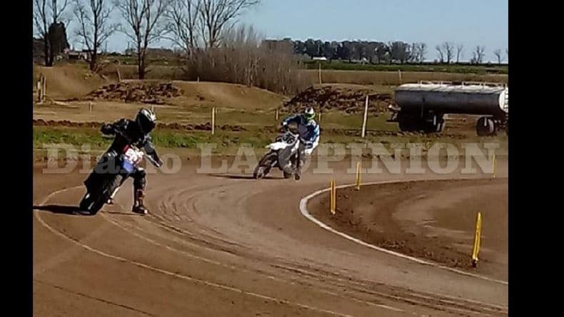 El Supermoto Pista corre en el “Enrique Sticconi”