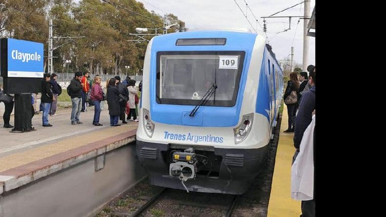 Randazzo destacó que ya funcionan los nuevos trenes del ramal Constitución-Claypole