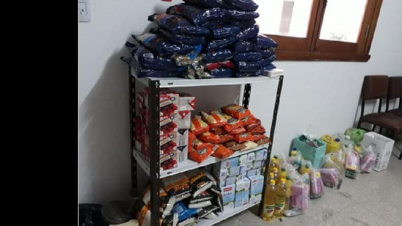 Fieles solidarios asisten a familias con alimentos y solicitan colaboración