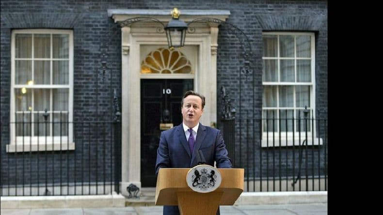 Cameron pide a las viejas generaciones respetar los “sueños” de los jóvenes