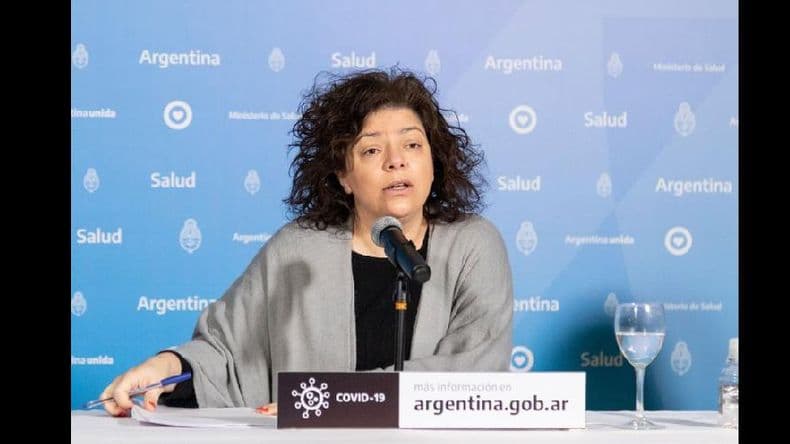 Restringirían la circulación “por franjas horarias” y avanzan en diferir la segunda dosis