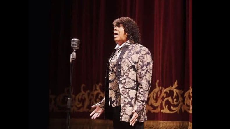 La Mona Jiménez hará un show gratuito en el Obelisco