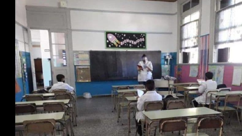 Empezaron las clases de apoyo en escuelas y cerca de un millón de alumnos volvieron a las aulas