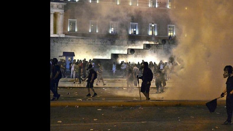 Grecia: nuevo ajuste y violencia en las calles