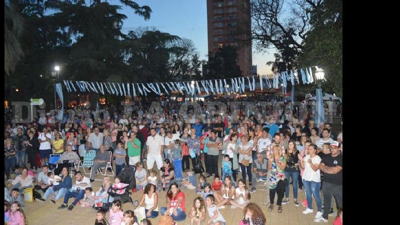 Miles de vecinos en la fiesta de cumpleaños de Pergamino