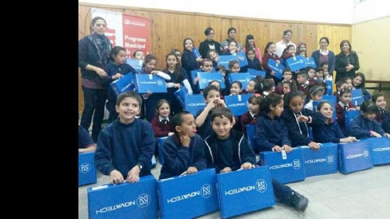 Clickear entregó netbooks en el Hogar de Jesús
