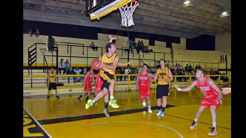 Provincial de basquetbol: “Comu” ante Club Junín