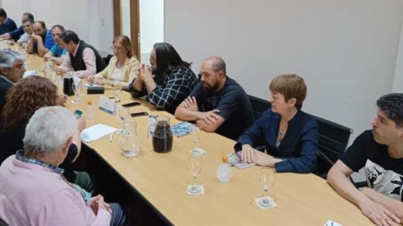Los docentes aceptaron formalmente el aumento propuesto por Kicillof
