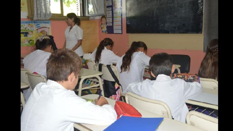 Prorrogaron el programa de incorporación especial de docentes y auxiliares suplentes