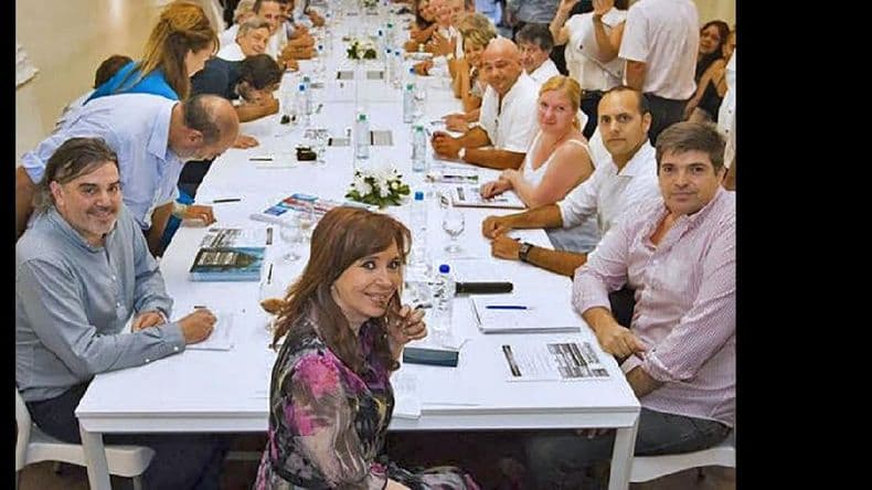 Cristina Kirchner recibió a representantes de Pymes y les pidió que se asocien