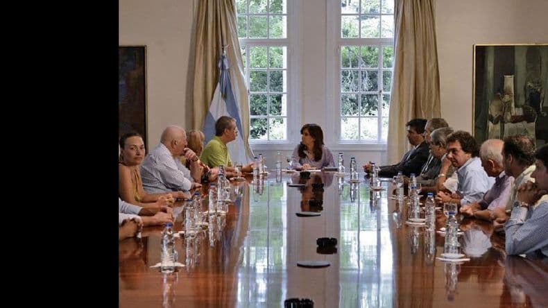 La presidenta recibió a dos organizaciones de familiares de víctimas de la Amia