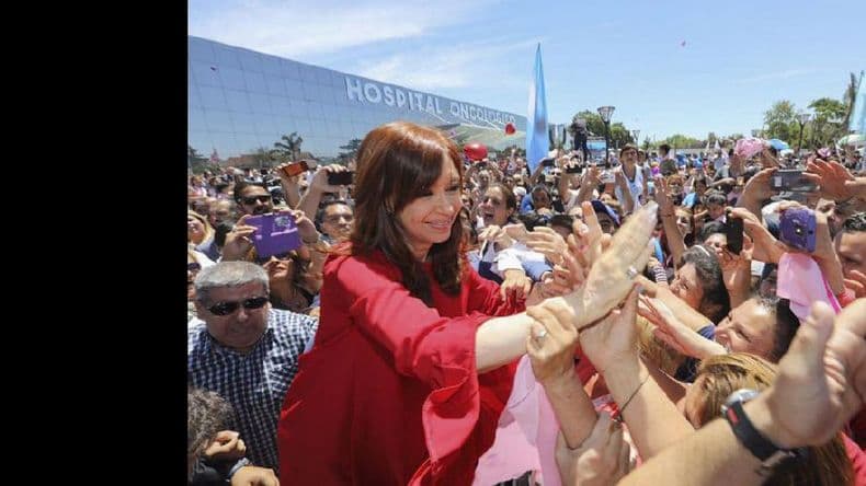 Cristina Kirchner volvió a mostrarse en el Conurbano