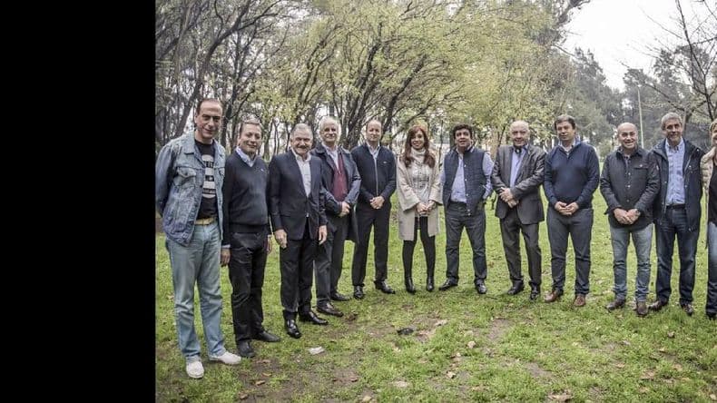 Cristina Kirchner se reunió con intendentes de la estratégica tercera sección