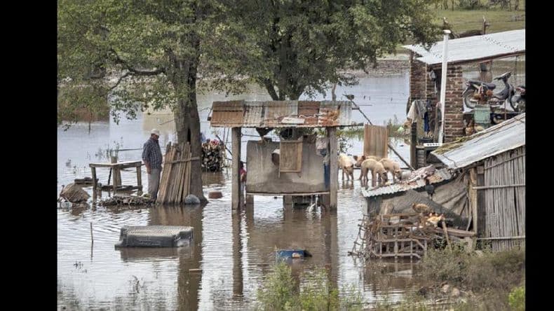 Las intensas lluvias dejaron un saldo de decenas de evacuados en Tucumán