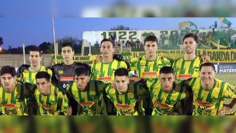 Defensores de Salto, con pergaminenses como titulares, avanzó a semifinales en el Regional