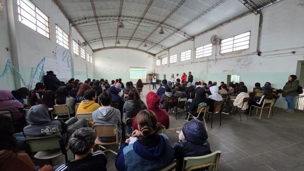 Zárate puso en marcha un programa de charlas sobre salud, nutrición y deporte en escuelas