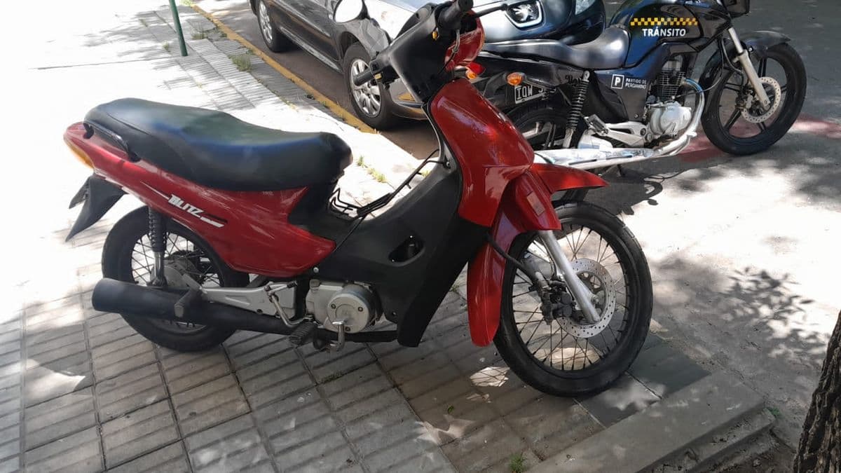Un ladrón robó la moto de una mujer que se encontraba en el consultorio de un centro de estética