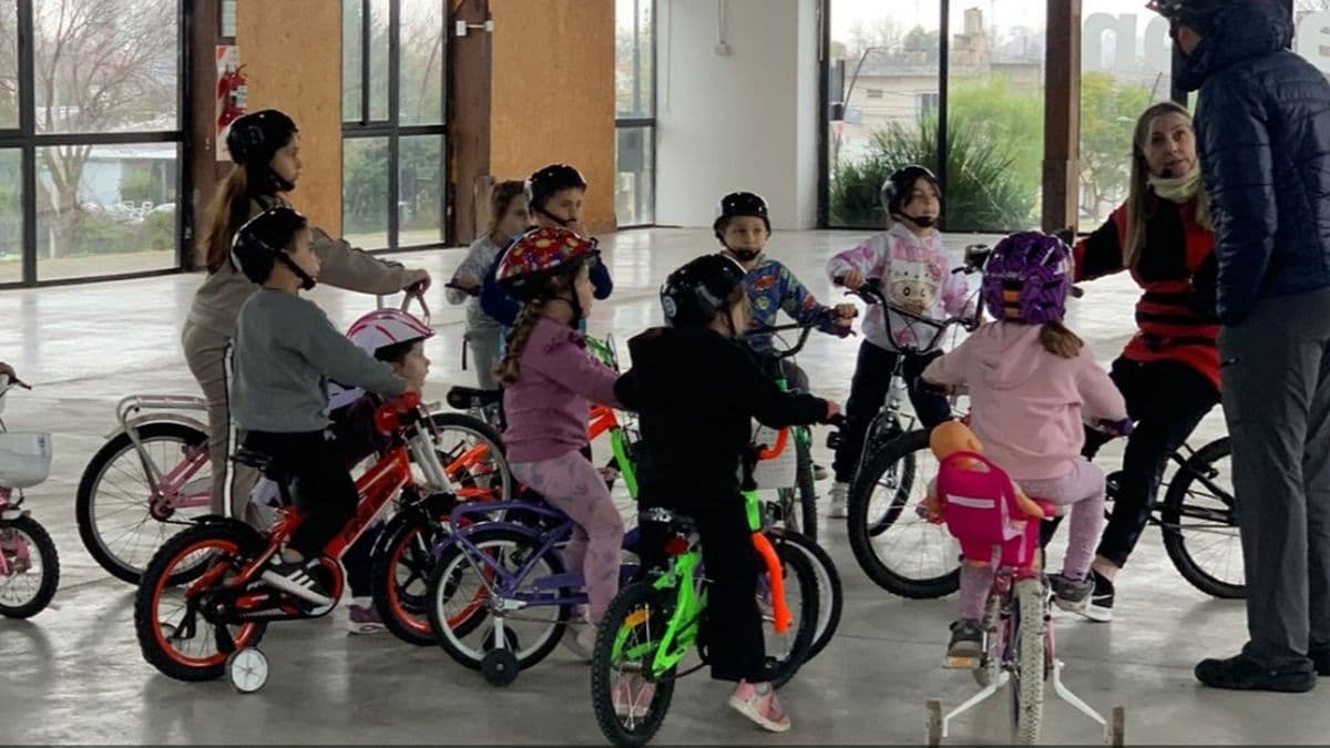 Pedaleando hacia el Futuro en Pergamino: Una jornada para aprender, jugar y promover la movilidad sustentable