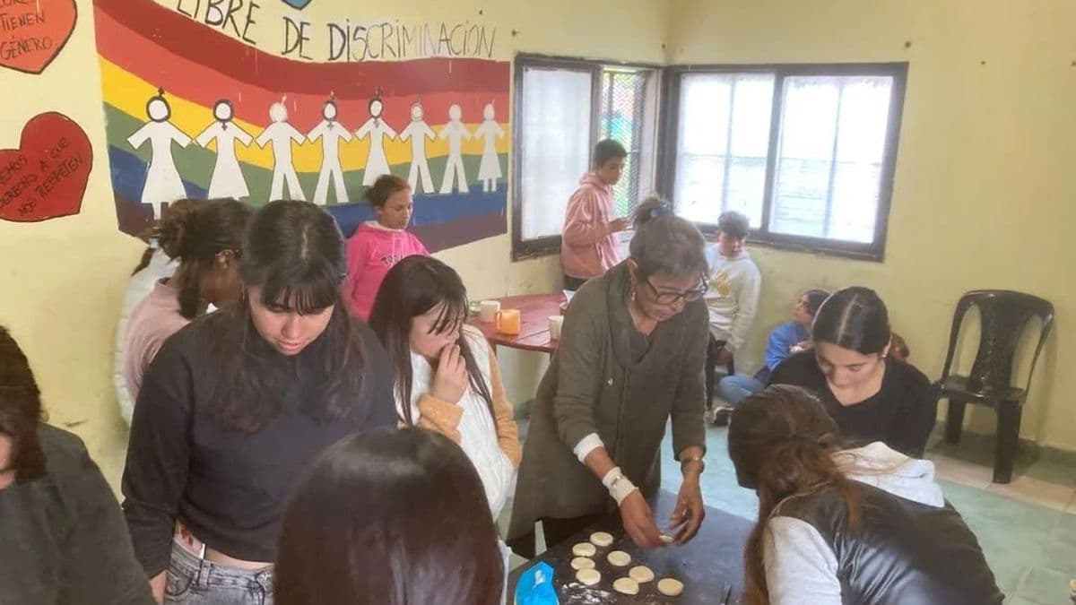 Comenzó en San Pedro el taller de cocina para jóvenes de Envión Canaletas