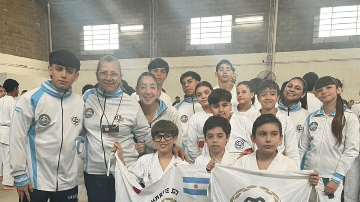 Karate: San Nicolás logró 20 medallas en un destacado torneo disputado en Santa Fe