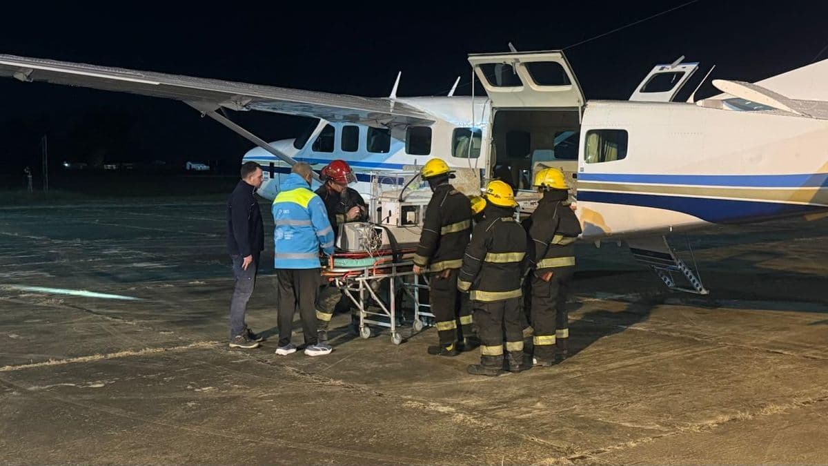 Un vuelo sanitario para trasladar a un bebé con un cuadro complejo hacia el Hospital Garrahan de Buenos Aires