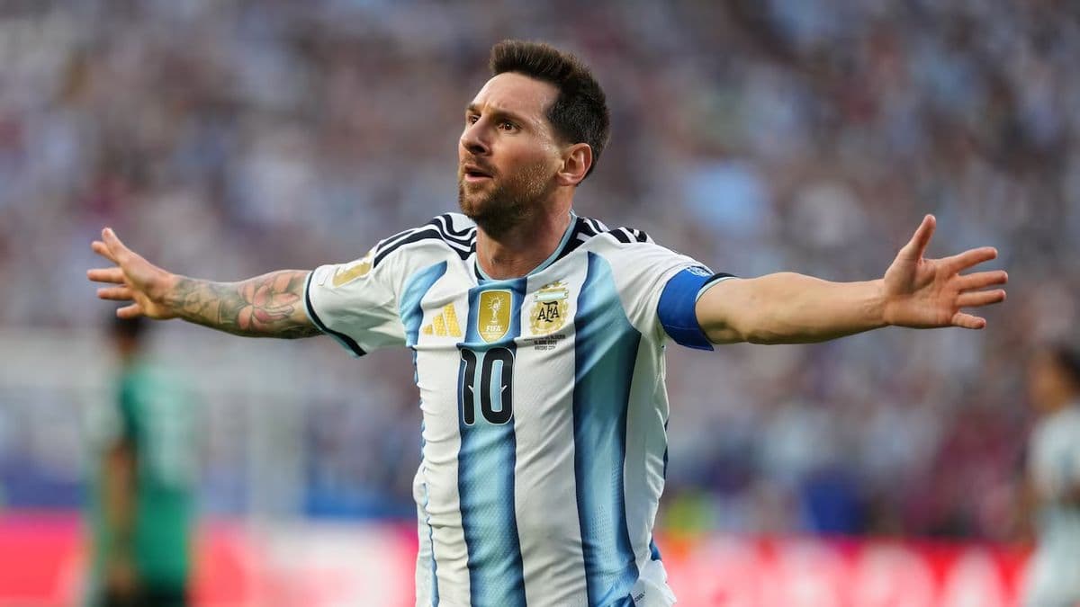 La Selección Argentina le ganó a Argelia con tres goles de Lionel Messi