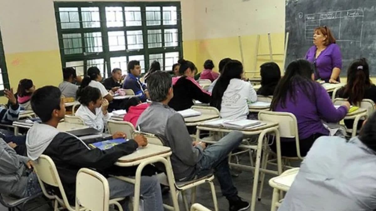 Educación: Lanzan plan para reforzar lectura y escritura en alumnos que ingresan a la secundaria