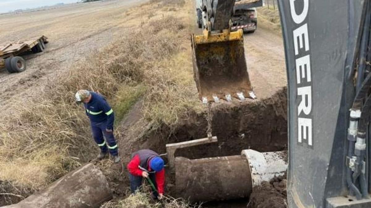 Rojas avanza con obras viales en caminos rurales y barrios para mejorar la transitabilidad