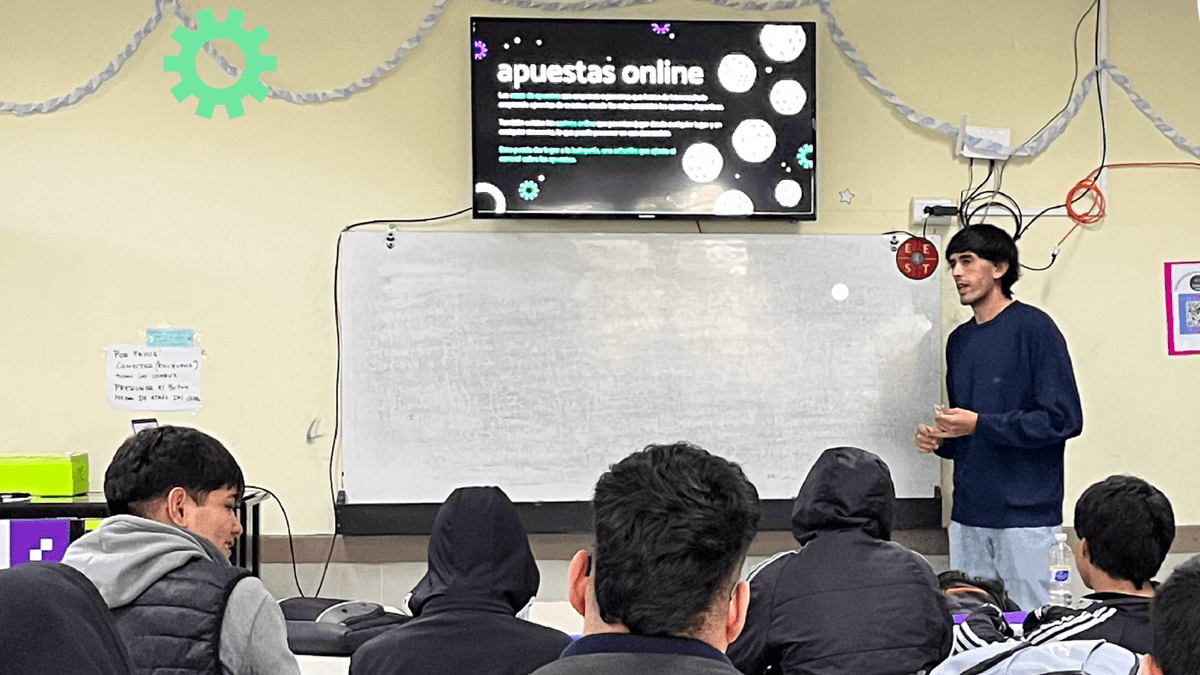 San Nicolás: Revolución Digital amplía sus programas y llegará a más de 800 estudiantes durante junio
