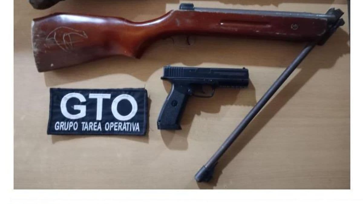 Robo a La Casa del Pescador: allanamientos en San Nicolás permitieron secuestrar un rifle sustraído