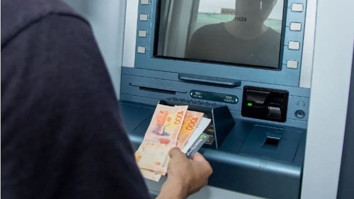 Provincia: empleados estatales cobran aguinaldo y salarios, pero sigue la tensión paritaria