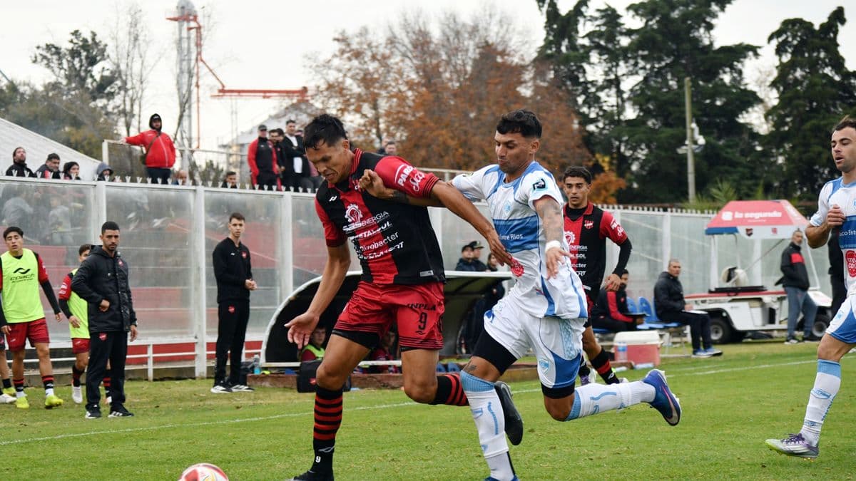 Douglas visita a Defensores con la misión de mantener la punta
