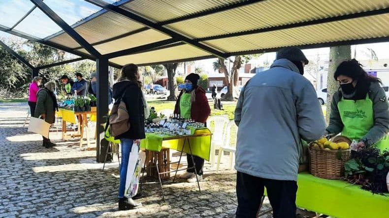La Feria Agroecológica funcionará todos los sábados en su sector del Parque España