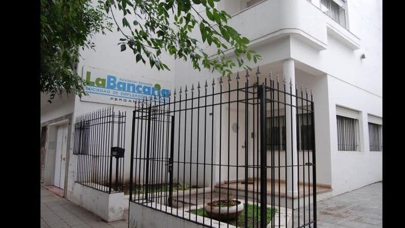 Dejarán de ser obligatorios los turnos bancarios y habría cambios de horarios