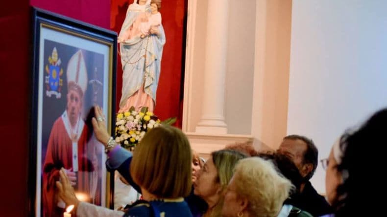 La emotiva despedida de la Diócesis de San Nicolás al Papa Francisco