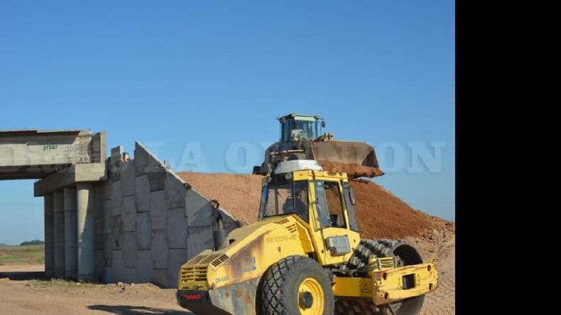 Macri aseguró que las obras en la ruta Nº 8 se terminarán “cuanto antes”